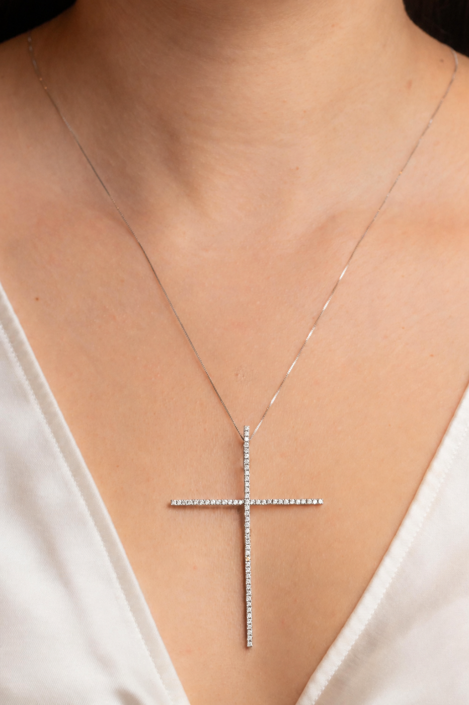 Colar Crucifixo Ouro Branco Com Diamantes